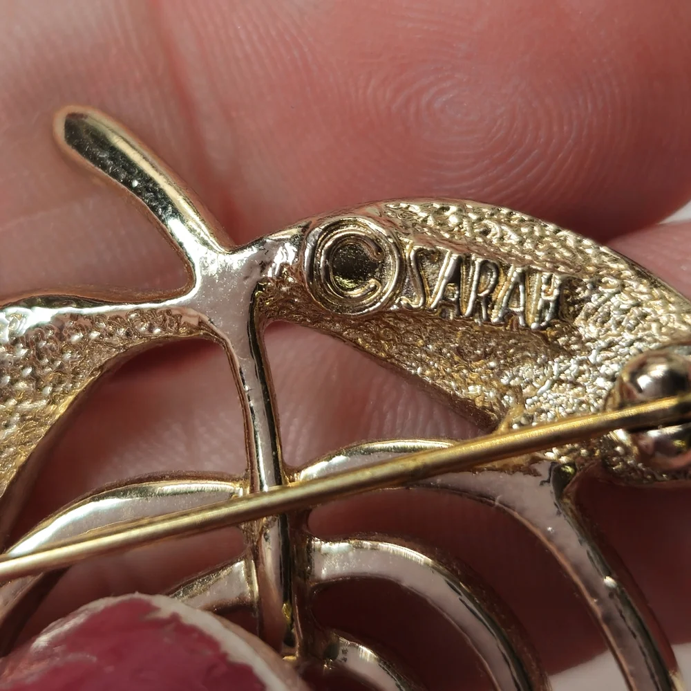 Vintage Sarah Coventry Gold Tone Floral Brooch
